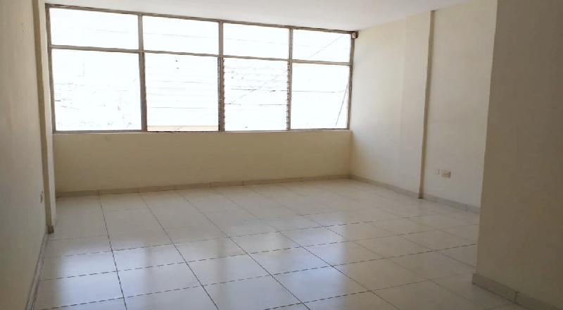 ALQUILER DE OFICINA 1° PISO EN EL CENTRO DE CHICLAYO